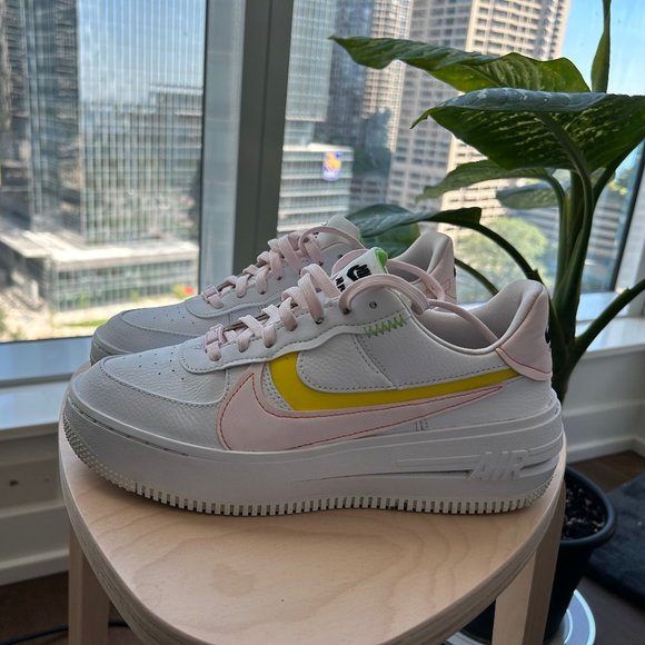 Air Force 1 Platform Sneaker - Picture 1 of 5